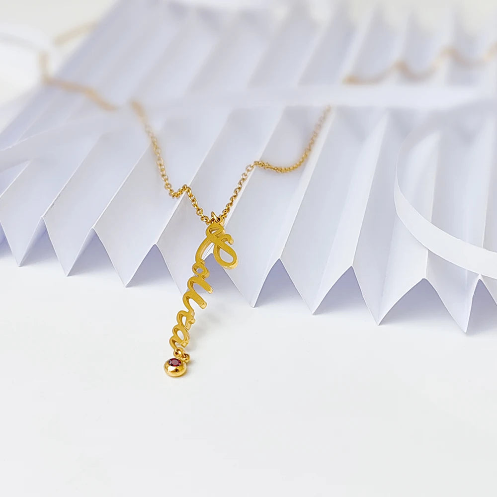 personalisierte Namenskette mit Geburtsstein -Name vertikal-