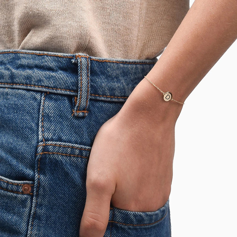 Coin Armband mit Buchstaben Gravur