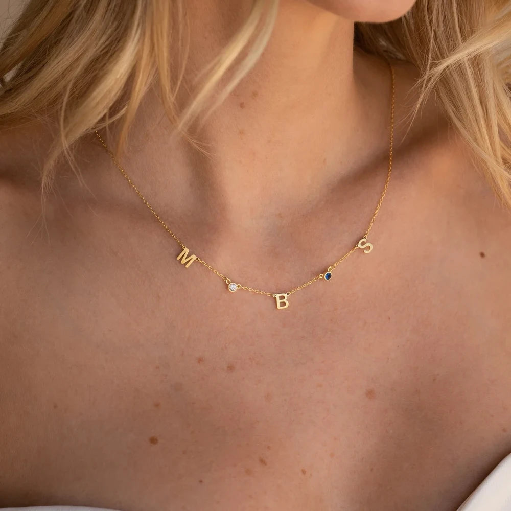 Buchstabenkette mit Geburtssteinen