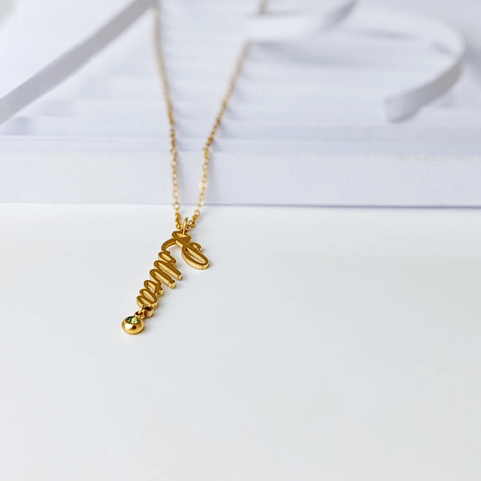 personalisierte Namenskette mit Geburtsstein -Name vertikal-