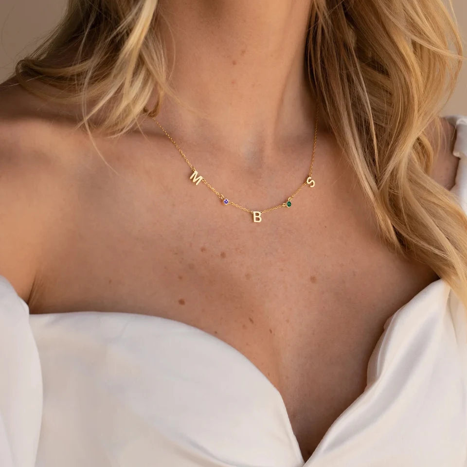 Buchstabenkette mit Geburtssteinen