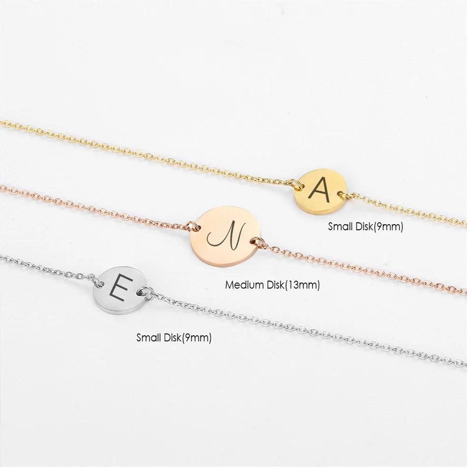 Coin Armband mit Buchstaben Gravur