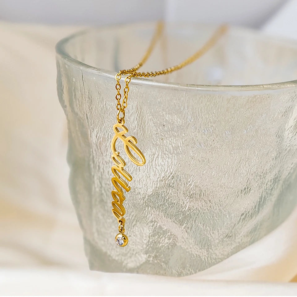 personalisierte Namenskette mit Geburtsstein -Name vertikal-