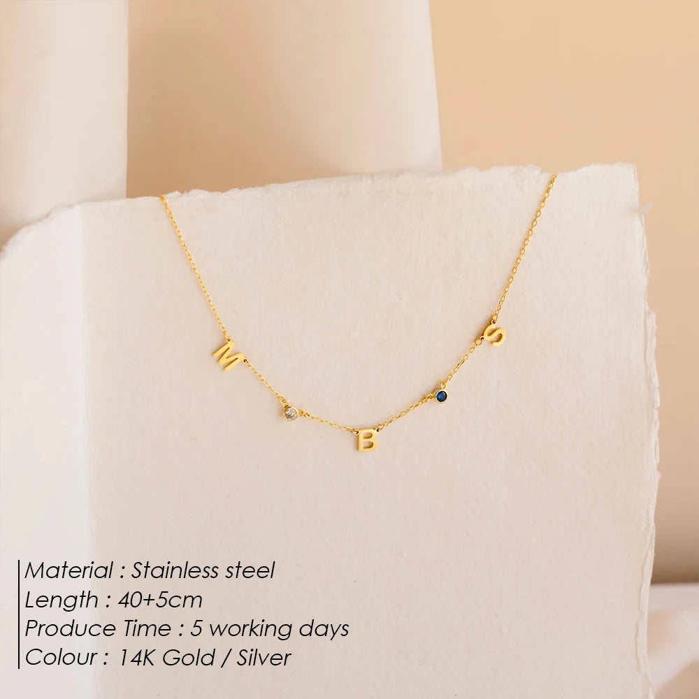 Buchstabenkette mit Geburtssteinen