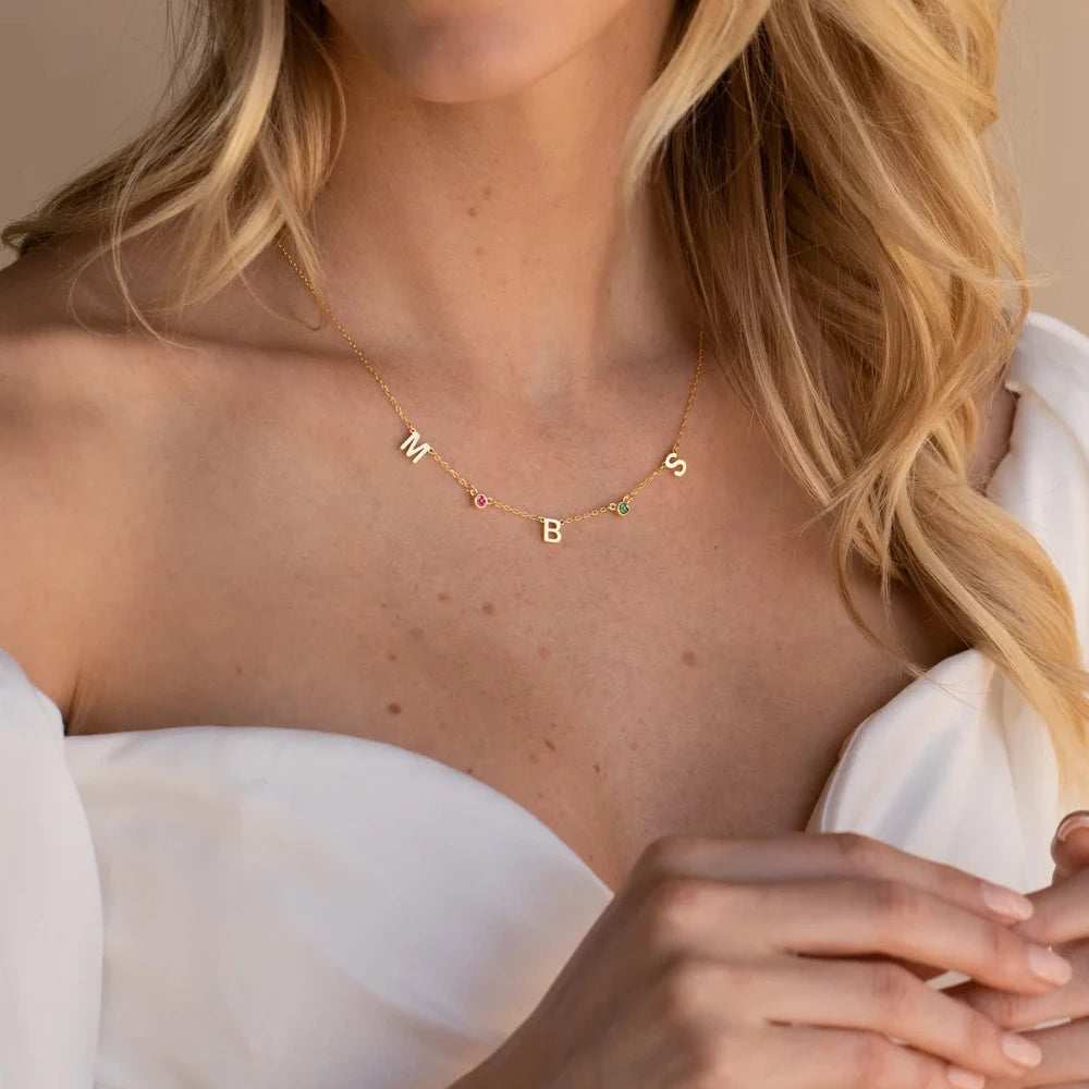 Buchstabenkette mit Geburtssteinen